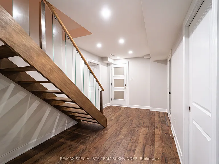 128 Embassy Dr — Photo 13
