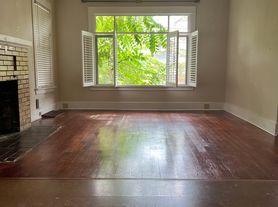 807 N 49th St, Seattle, WA