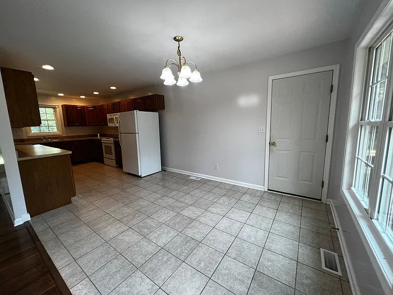 596 Landing Rd — Photo 7