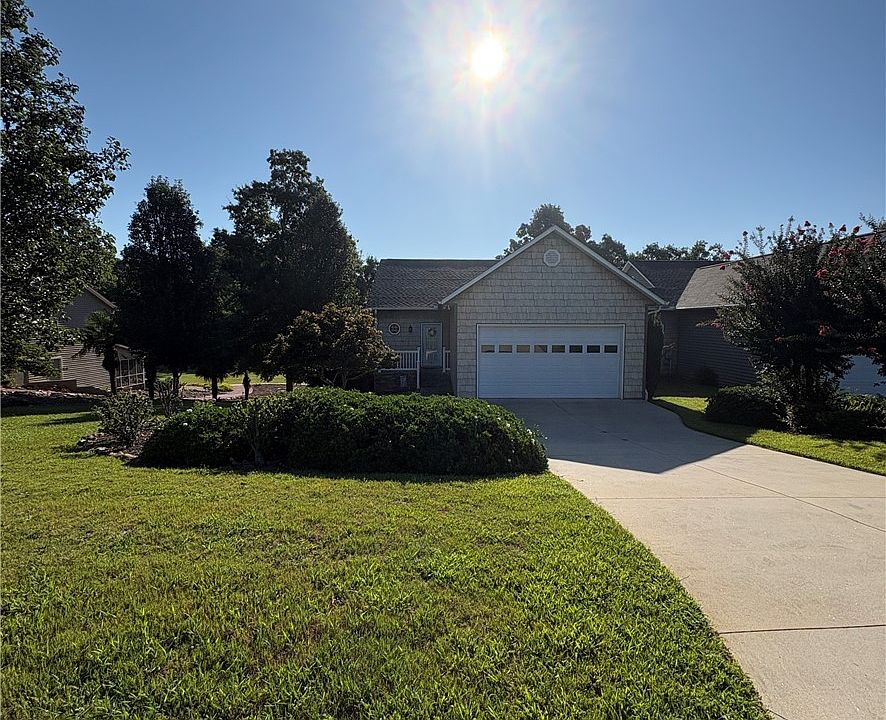 1st image of 107 Harbour Springs Way