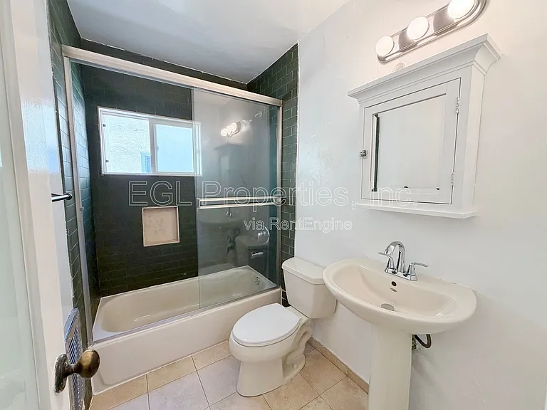 1168 N Curson Ave #2 — Photo 9