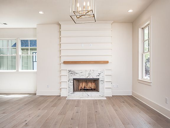 5th image of 2773 Mathews St SE