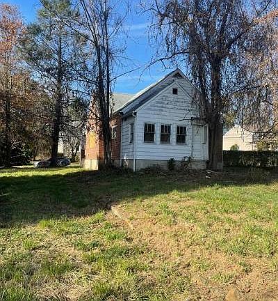 3rd image of 3507 Meadowside Rd