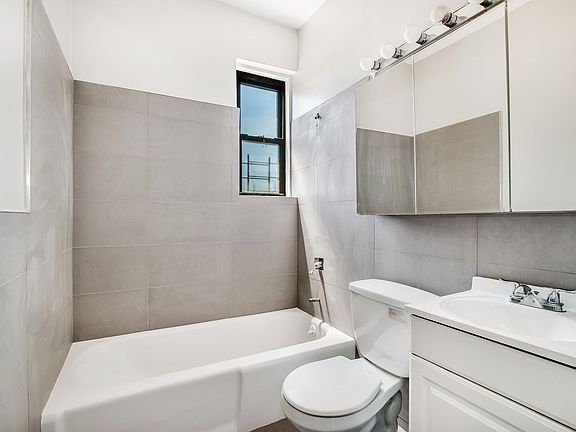 4th image of 415 Washington Ave APT 24