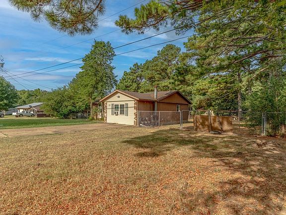 4th image of 2115 Mitzi Ln