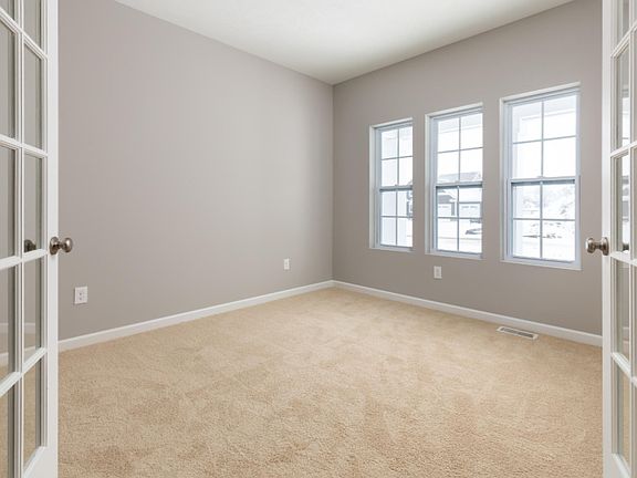 5th image of 3331 Doral St