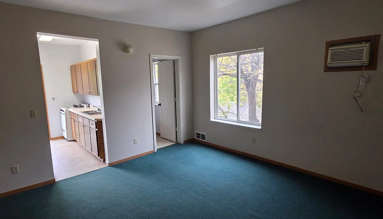 2 bed, $850 — Photo 1