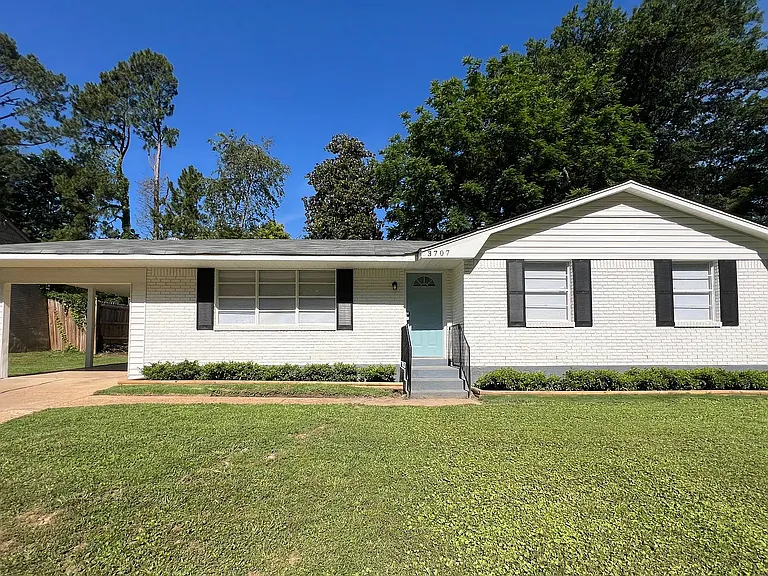 3707 Vanderwood Dr — Photo 1