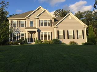 25 Towpath Ln, Waterford, NY 12188