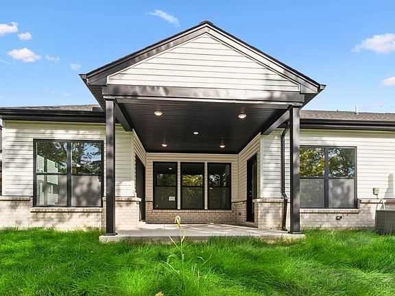 3rd image of 5721 White Pine Ln #9576