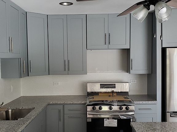 5th image of 256 N Pleasant Dr