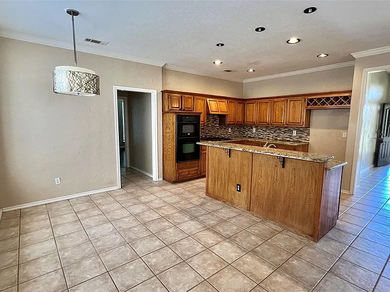 2056 Hawken Dr — Photo 5