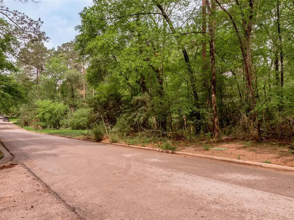 277 Broadmoor Dr, Huntsville, TX 77340