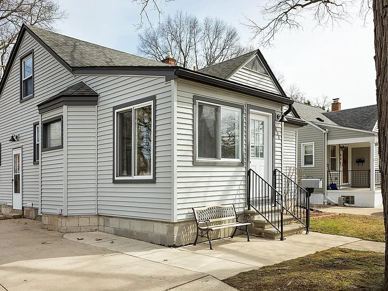 854 Allen St — Photo 35