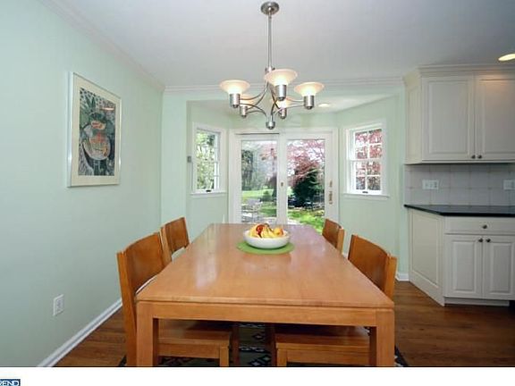 5th image of 11 Hereford Dr