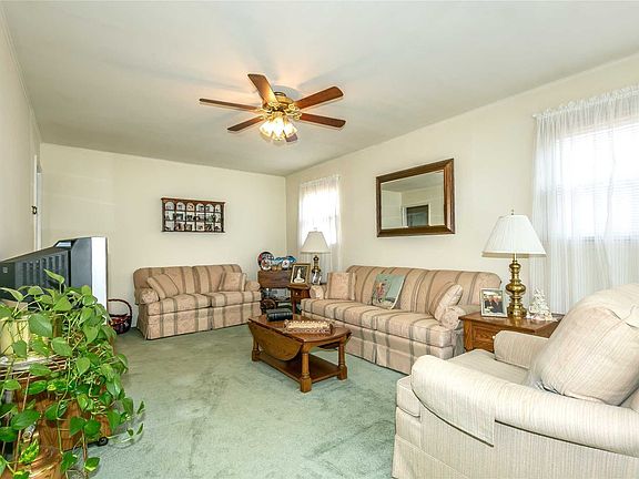 3rd image of 8112 259th St