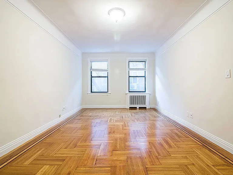 405 E 72nd St #3F — Photo 3