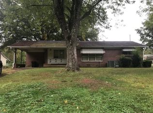 569 Linden St, Dresden, TN 38225