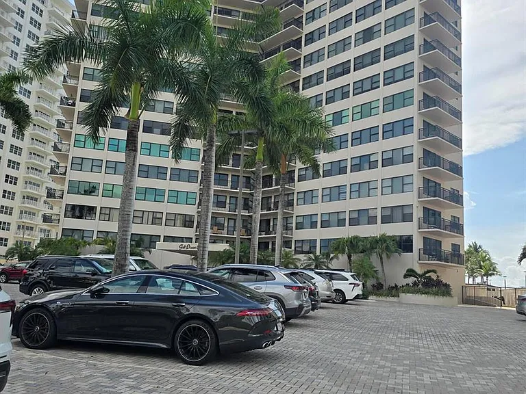 3800 Galt Ocean Dr — Photo 8