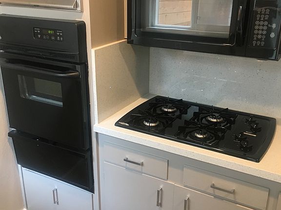 5th image of 280 Guttenberg St