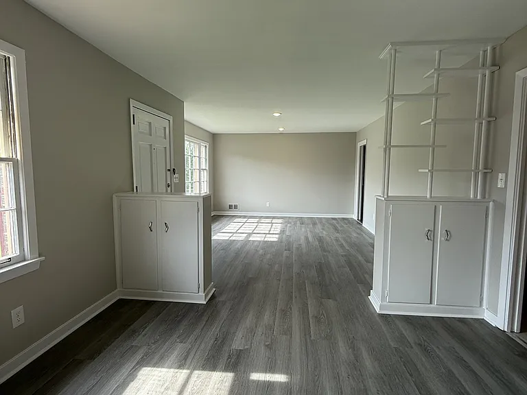 2332 3rd St NW — Photo 3