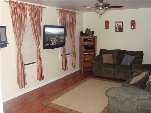 4th image of 209 Eastlawn Dr