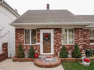 32 Cunard Pl, Staten Island, NY 10304