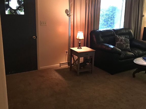 5th image of 584 Edison Blvd