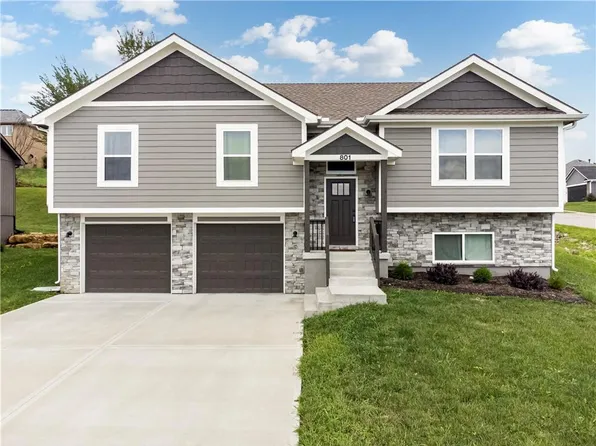 801 SW Apple Grove Ct, Grain Valley, MO 64029