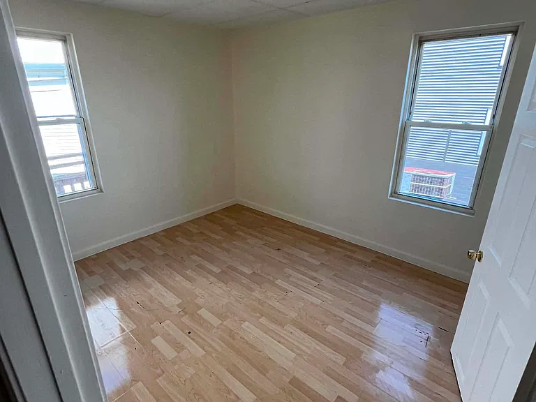 151-159 E Main St #2 — Photo 3