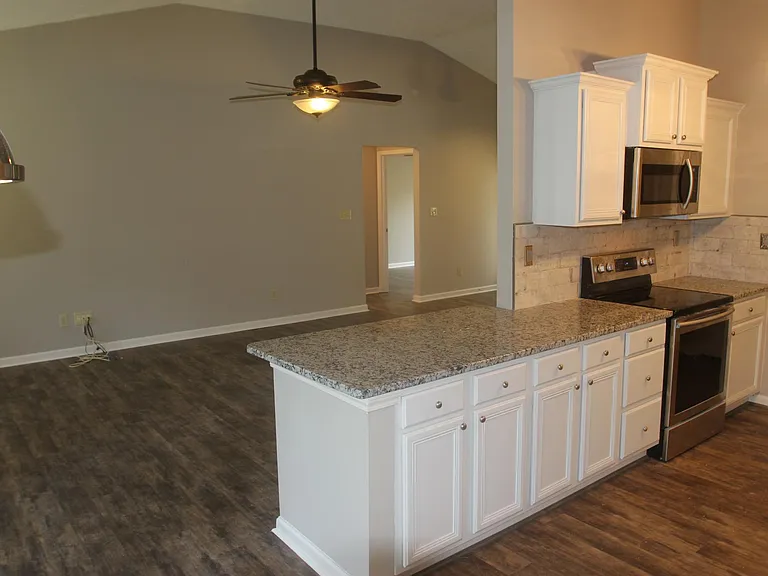 436 Skyview Ln — Photo 6