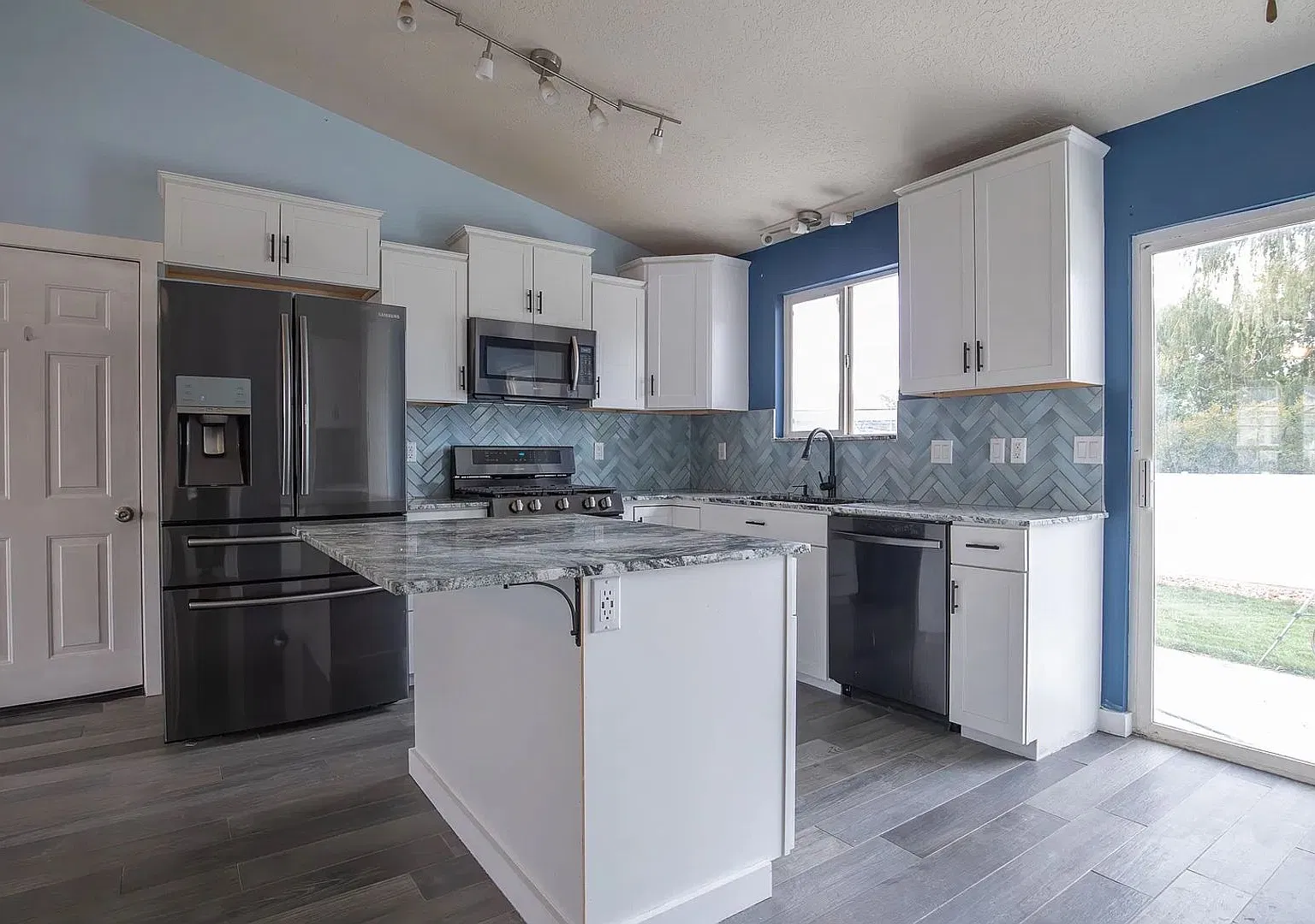 Spacious 4-Bedroom Clearfield Home with Fenced Yard & Garage! — Photo 1