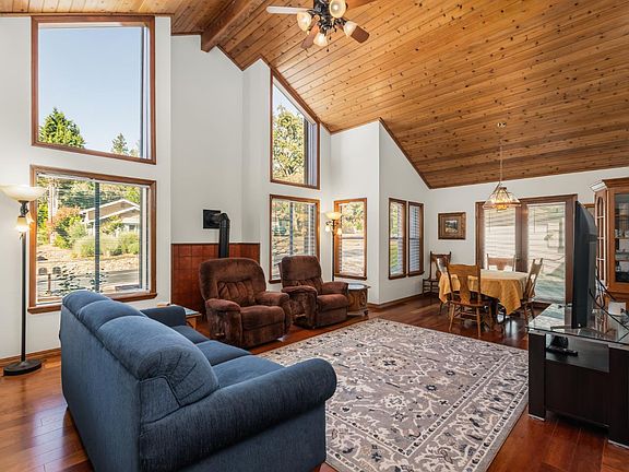 3rd image of 17608 Lake Forest Dr