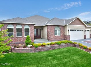 702 N 74th Ave, Yakima, WA 98908