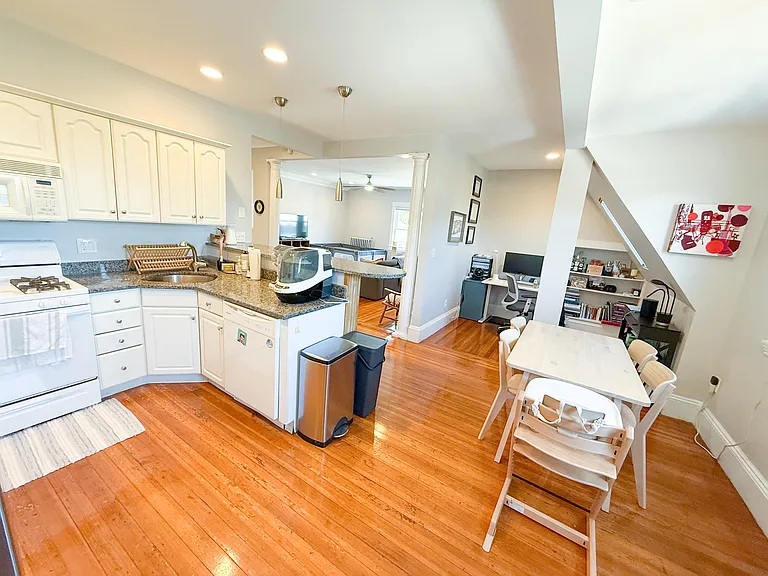 410 S Huntington Ave #3 — Photo 11