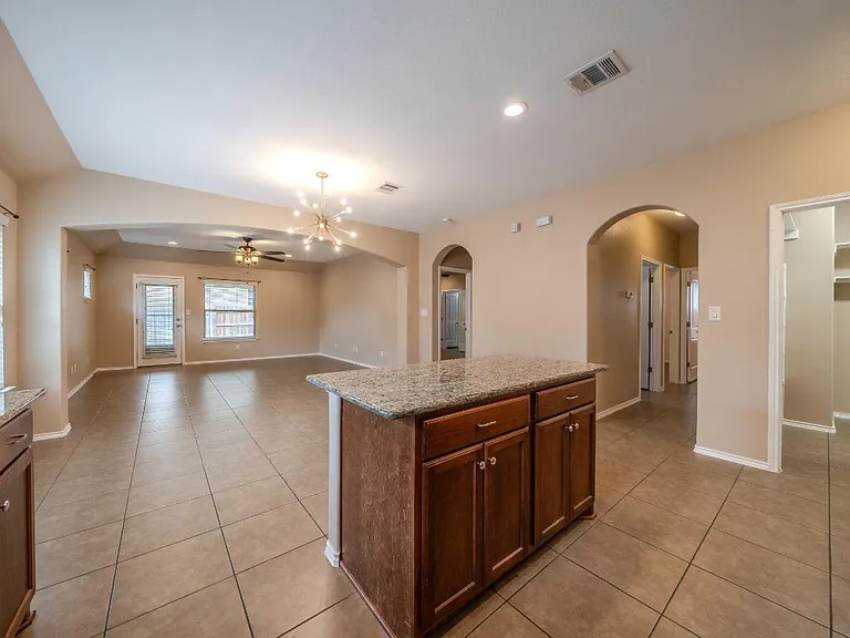 304 Jack Ryan Ln — Photo 32