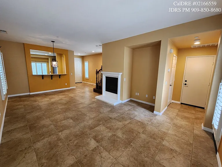 4135 Garvey Way — Photo 5