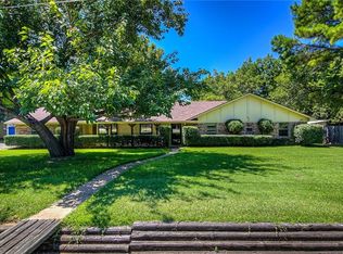 1243 Mulholland Dr, Grapevine, TX 76051
