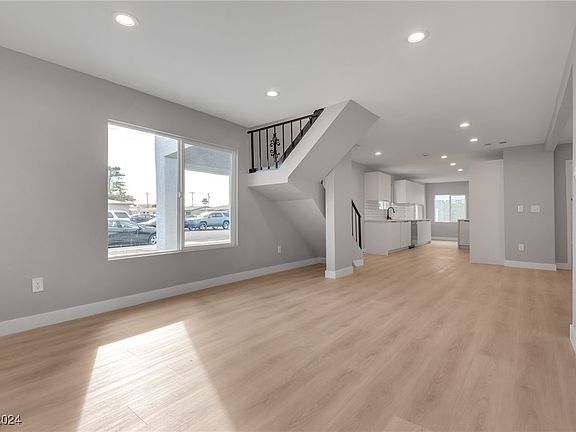 5th image of 1212 Wyatt Ave