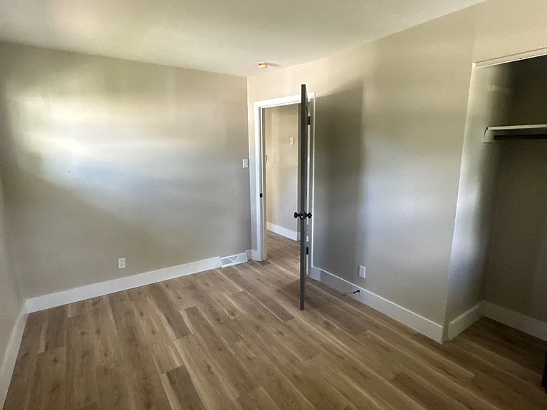 5662 Parchester Dr — Photo 11