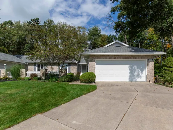 51718 Heath Ct, South Bend, IN 46637