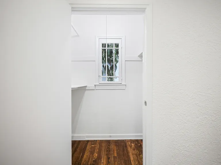 1315 N Hayworth Ave #3/4 — Photo 8