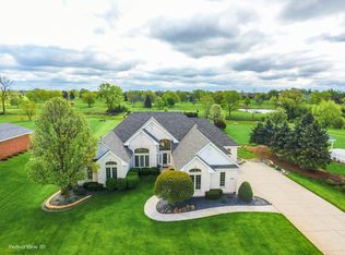 9484 W Golfview Dr, Frankfort, IL 60423