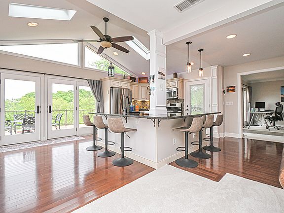 3rd image of 62 Mel Lawn Dr