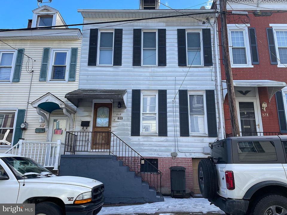 1st image of 809 W Norwegian St