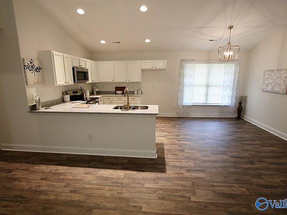 5th image of 205 Bermuda Lakes Dr