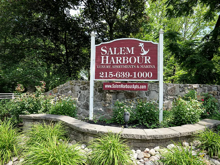 Salem Harbour — Photo 46