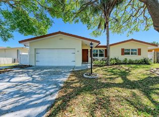 507 Shore Dr, Largo, FL 33771