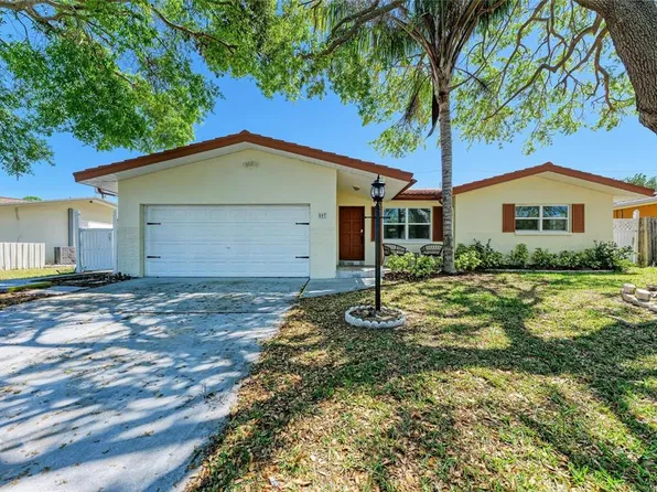 507 Shore Dr, Largo, FL 33771