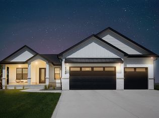 4748 Hillsdale Dr, Urbandale, IA 50322